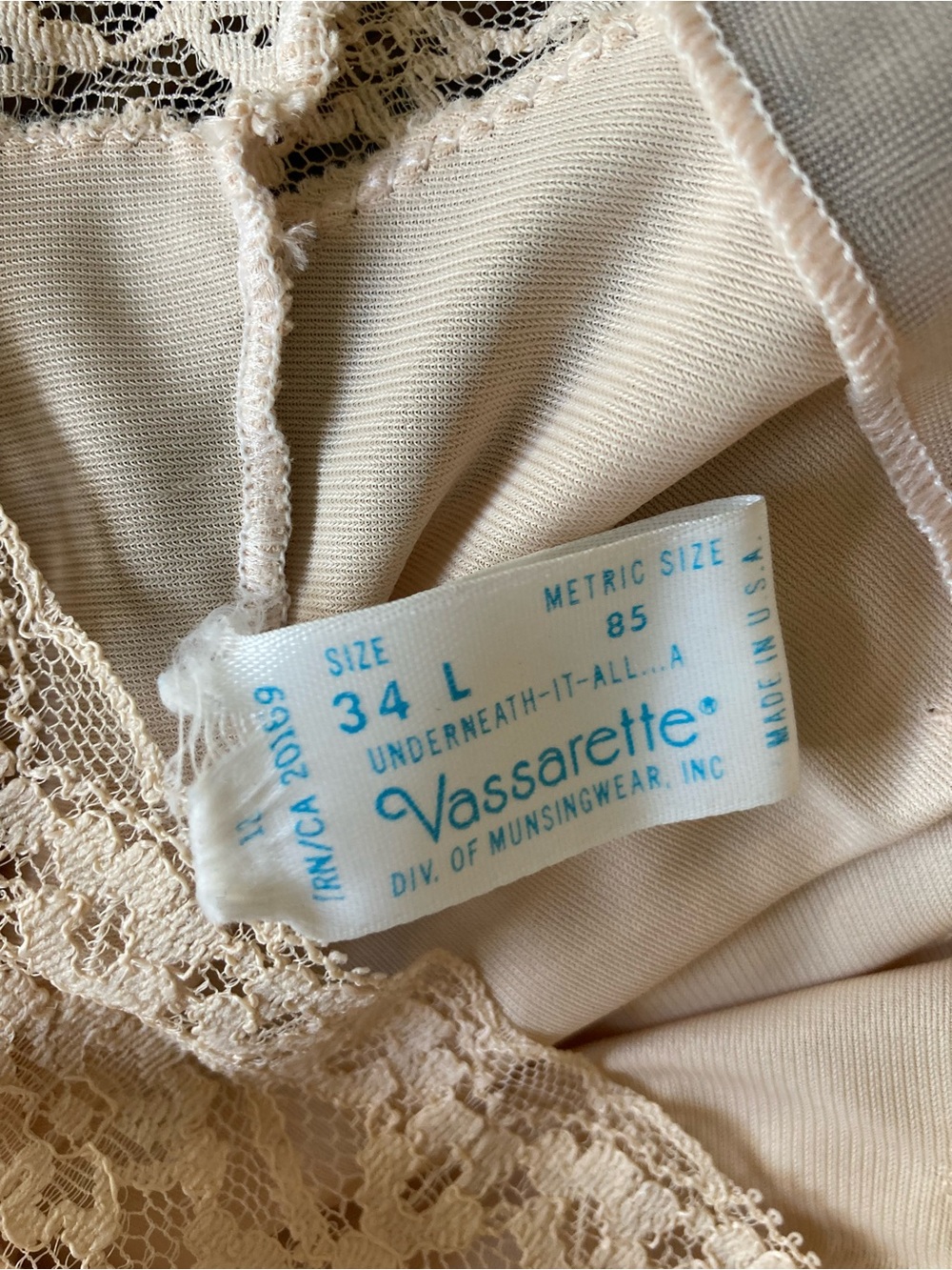 Vassarette Beige Vintage Slip Dress Nightie Size 34L Antron Nylon Y2K - Picture 7 of 9
